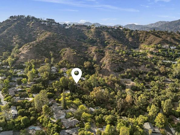 1556 Scenic Drive, Pasadena CA 91103