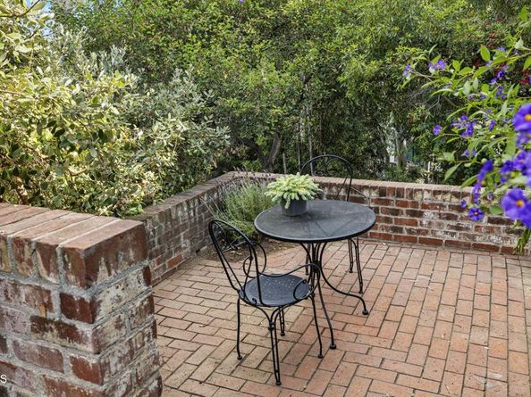 1556 Scenic Drive, Pasadena CA 91103