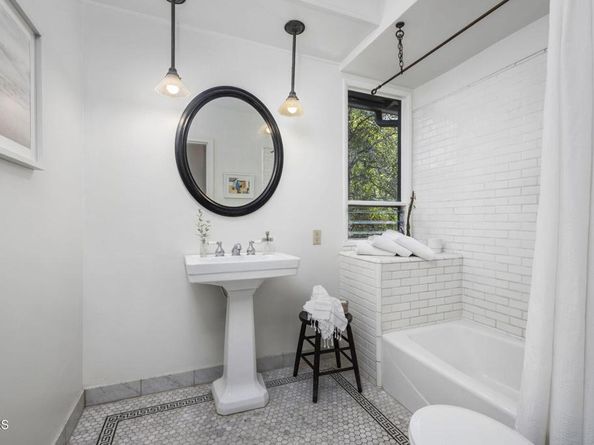 1556 Scenic Drive, Pasadena CA 91103