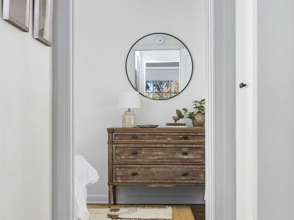 1556 Scenic Drive, Pasadena CA 91103