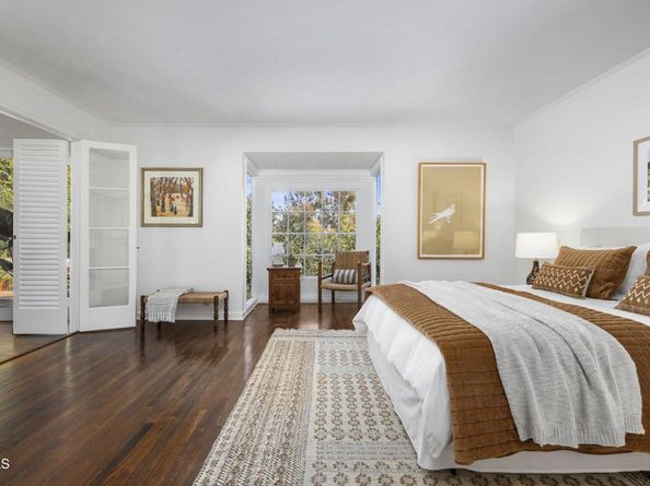 1556 Scenic Drive, Pasadena CA 91103