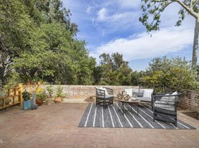 1556 Scenic Drive, Pasadena CA 91103