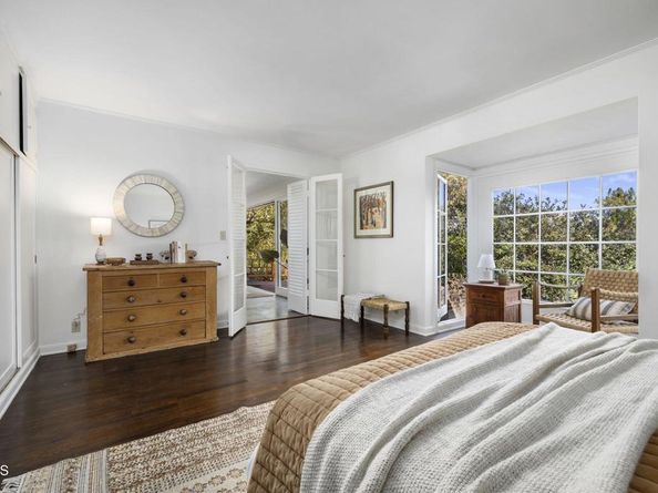 1556 Scenic Drive, Pasadena CA 91103