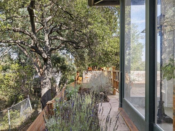 1556 Scenic Drive, Pasadena CA 91103