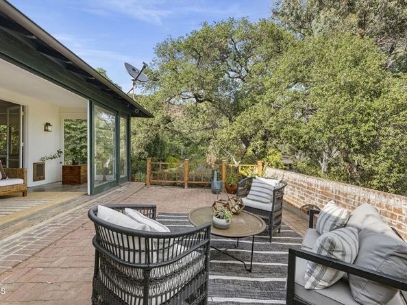 1556 Scenic Drive, Pasadena CA 91103