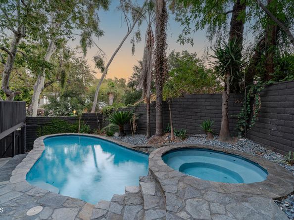1726 La Loma Road, Pasadena CA 91105