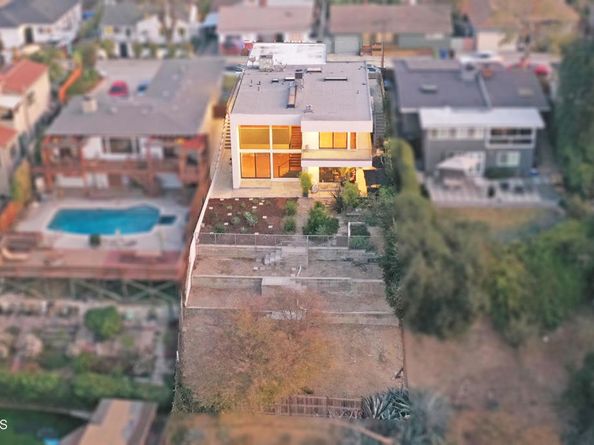 1325 Linda Rosa Avenue, Los Angeles CA 90041