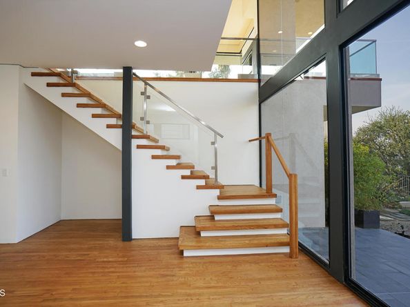 1325 Linda Rosa Avenue, Los Angeles CA 90041