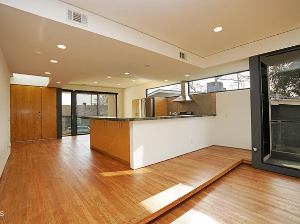 1325 Linda Rosa Avenue, Los Angeles CA 90041