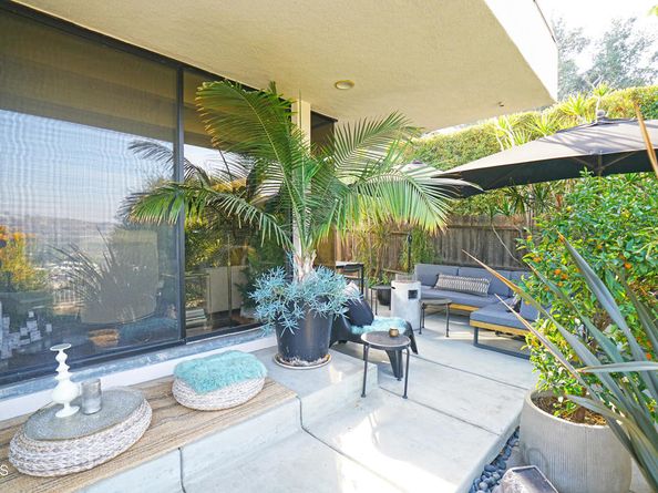 1325 Linda Rosa Avenue, Los Angeles CA 90041