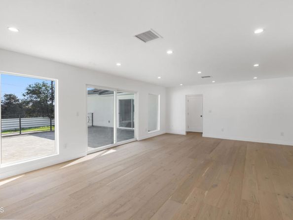 3880 SHADOW GROVE Road, Pasadena CA 91107