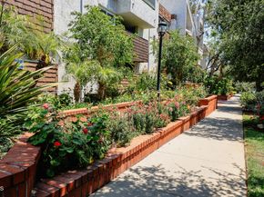 360 S Euclid Avenue 124, Pasadena CA 91101