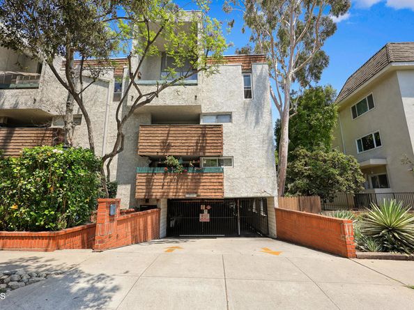 360 S Euclid Avenue 124, Pasadena CA 91101