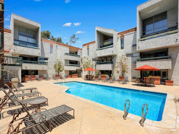 360 S Euclid Avenue 124, Pasadena CA 91101
