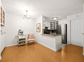 360 S Euclid Avenue 124, Pasadena CA 91101