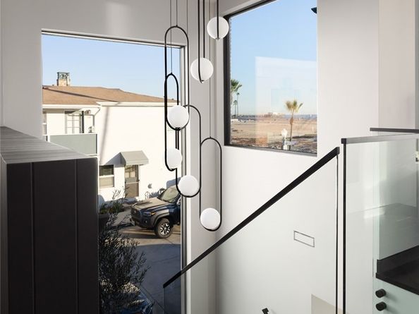 218 E Oceanfront, Newport Beach CA 92661