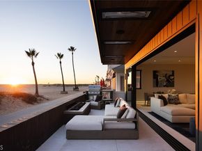 218 E Oceanfront, Newport Beach CA 92661