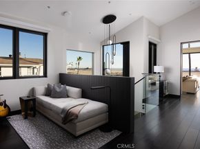 218 E Oceanfront, Newport Beach CA 92661