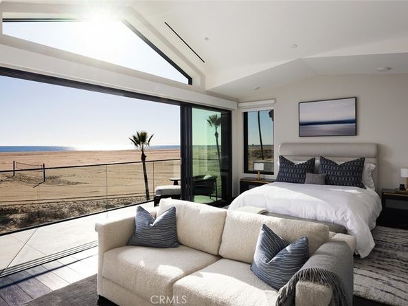 218 E Oceanfront, Newport Beach CA 92661
