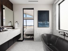 218 E Oceanfront, Newport Beach CA 92661