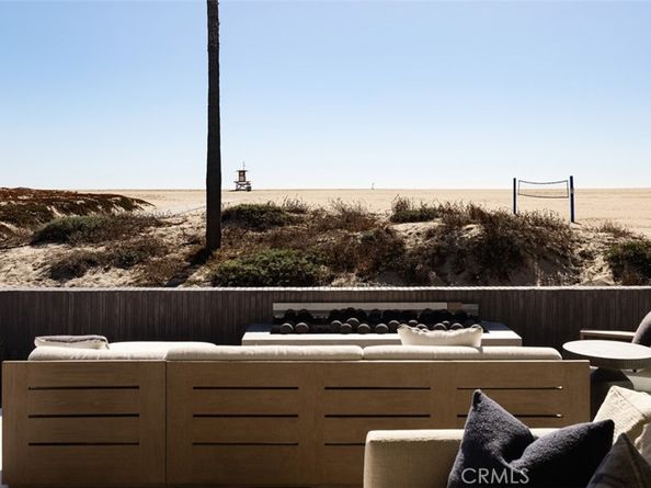 218 E Oceanfront, Newport Beach CA 92661