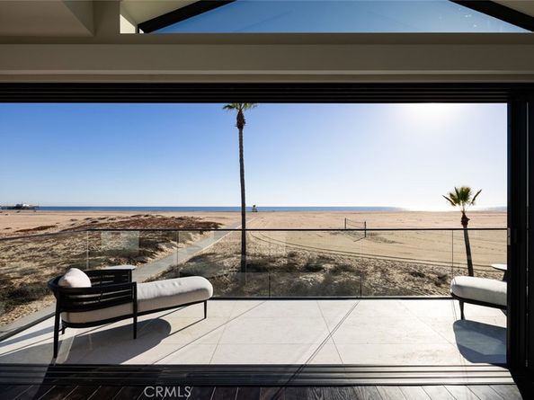 218 E Oceanfront, Newport Beach CA 92661