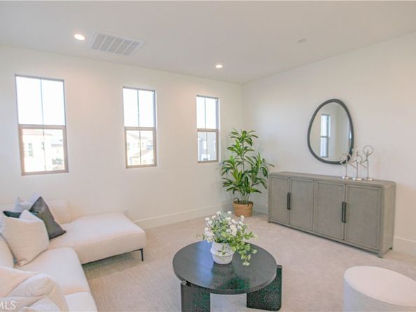 137 Oakstone, Irvine CA 92618