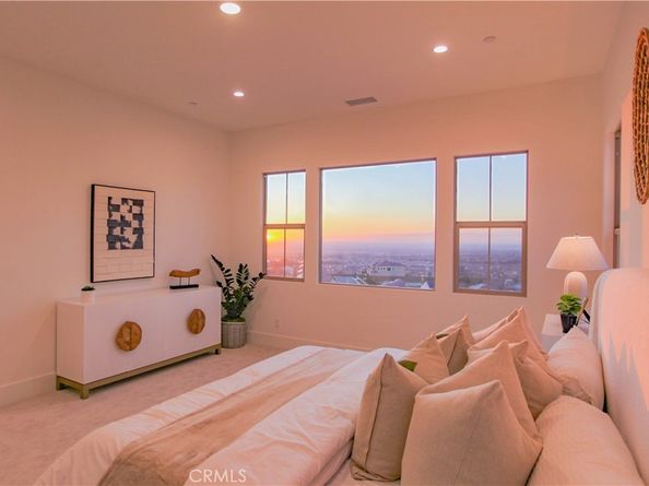 137 Oakstone, Irvine CA 92618