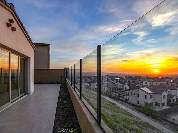 137 Oakstone, Irvine CA 92618