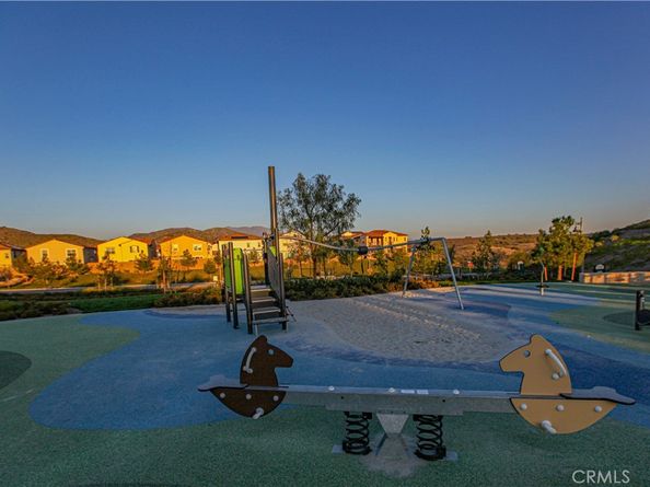 137 Oakstone, Irvine CA 92618