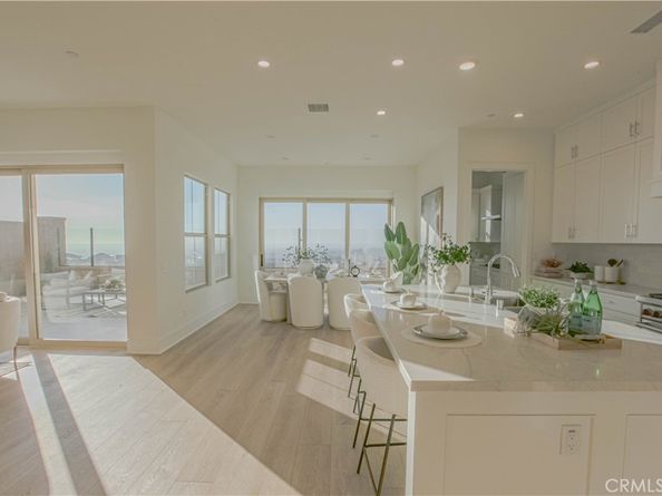 137 Oakstone, Irvine CA 92618