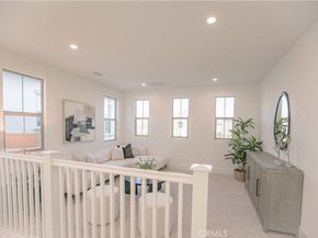 137 Oakstone, Irvine CA 92618