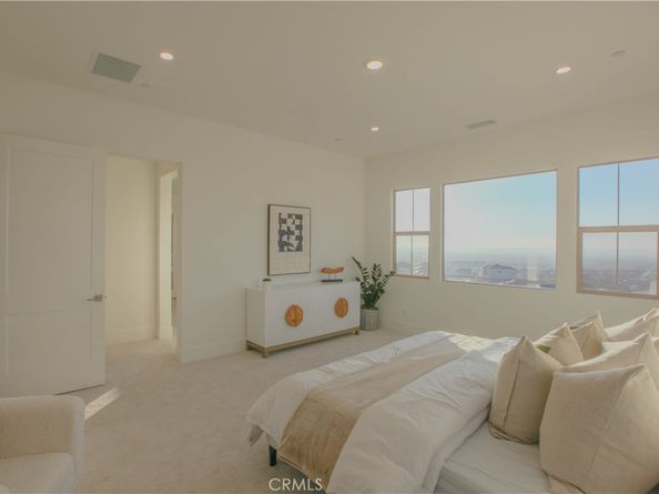 137 Oakstone, Irvine CA 92618