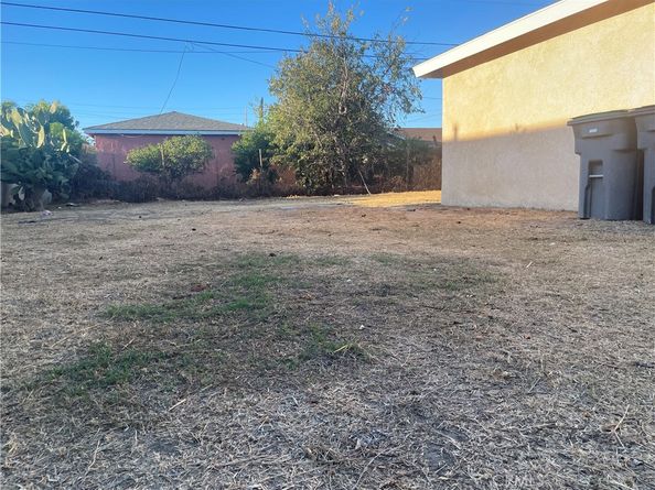 425 E Pacific Street, Carson CA 90745