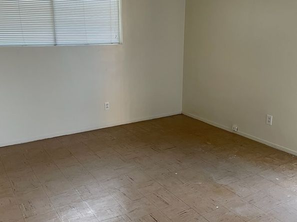 425 E Pacific Street, Carson CA 90745