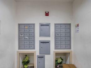 700 S Ardmore Avenue 204, Los Angeles CA 90005