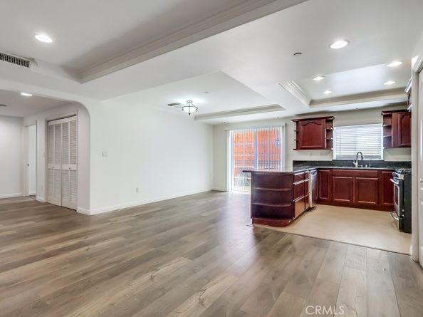 700 S Ardmore Avenue 204, Los Angeles CA 90005