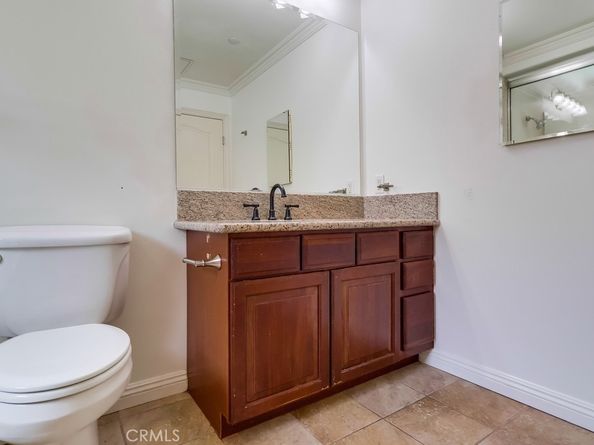 700 S Ardmore Avenue 204, Los Angeles CA 90005