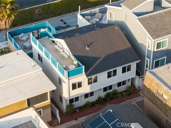 29 Surfside Avenue B, Surfside CA 90743