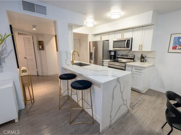 906 Doheny Drive 303, West Hollywood CA 90069