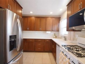 1334 E 1st Street 12, Long Beach CA 90802