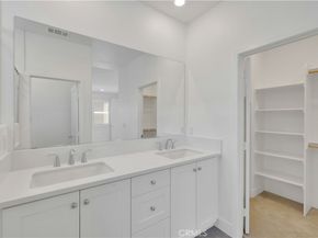 426 Lobata, Irvine CA 92618