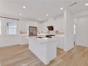426 Lobata, Irvine CA 92618