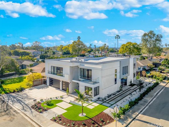 853 Oak, Costa Mesa CA 92627