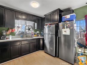 879 E 40th Place, Los Angeles CA 90011