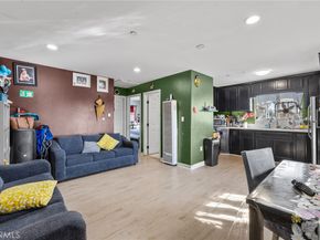 879 E 40th Place, Los Angeles CA 90011