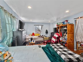 879 E 40th Place, Los Angeles CA 90011