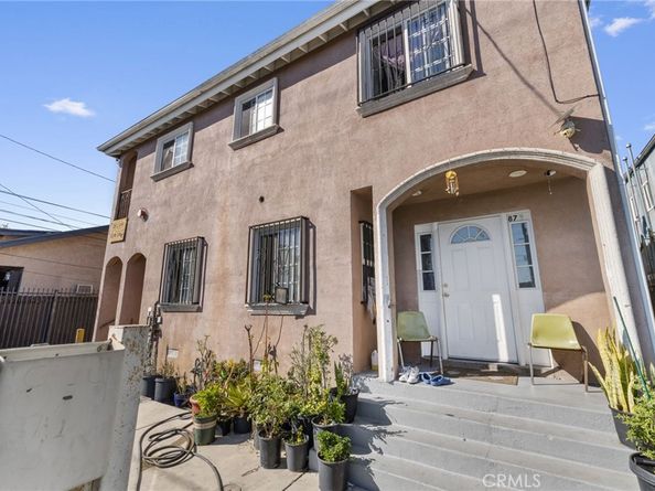 879 E 40th Place, Los Angeles CA 90011