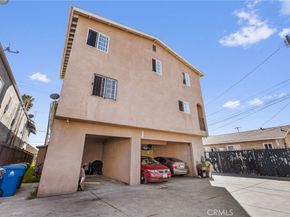 879 E 40th Place, Los Angeles CA 90011