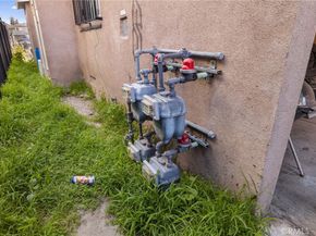 879 E 40th Place, Los Angeles CA 90011